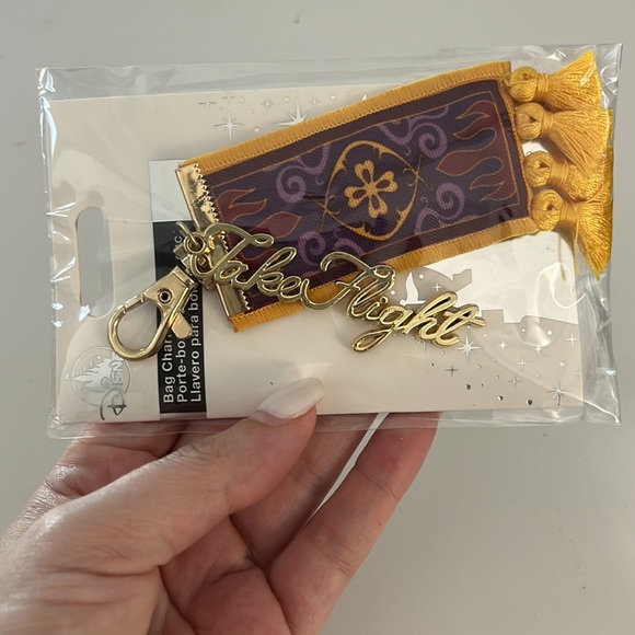 Disney’s Aladdin Magic Carpet Bag Charm Keychain - Picture 2 of 4